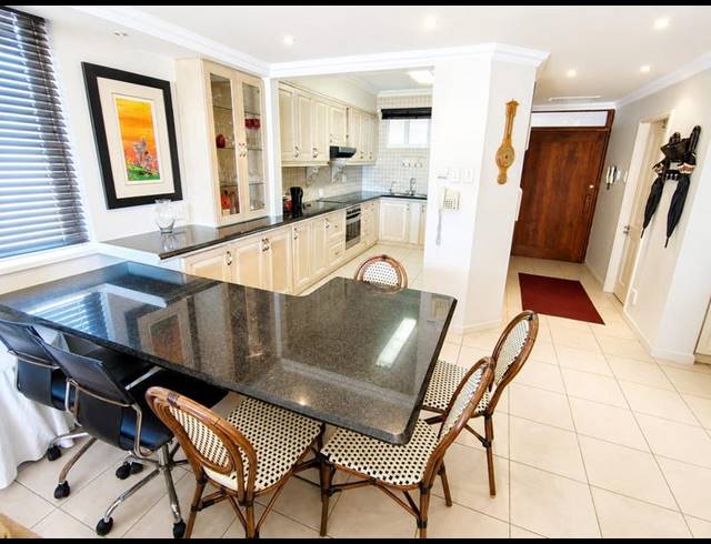 2 BEDROOM APARTMENT FOR SALE IN UMHLANGA CENTRAL